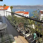 8 Trogir