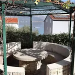 8 Apartman