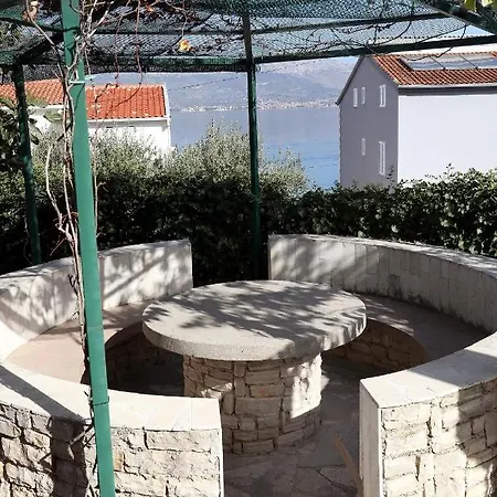 8 Apartament